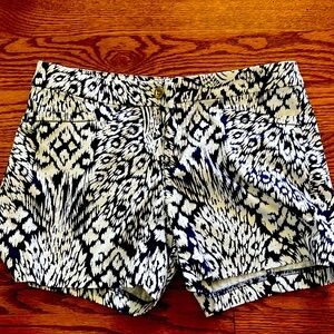 Lilly Pulitzer 4” shorts